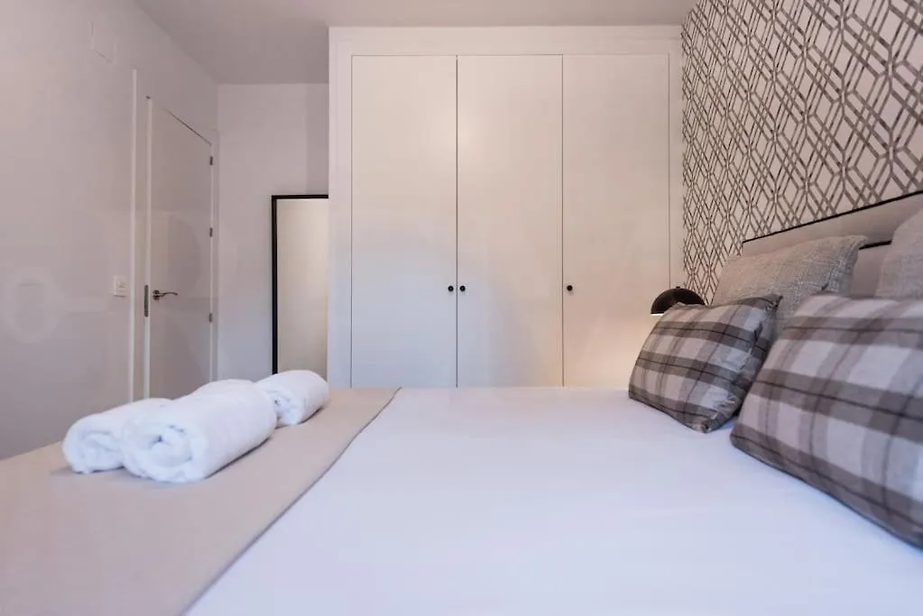 Apartment With Cathedral View & Terrace By Rems Malaga